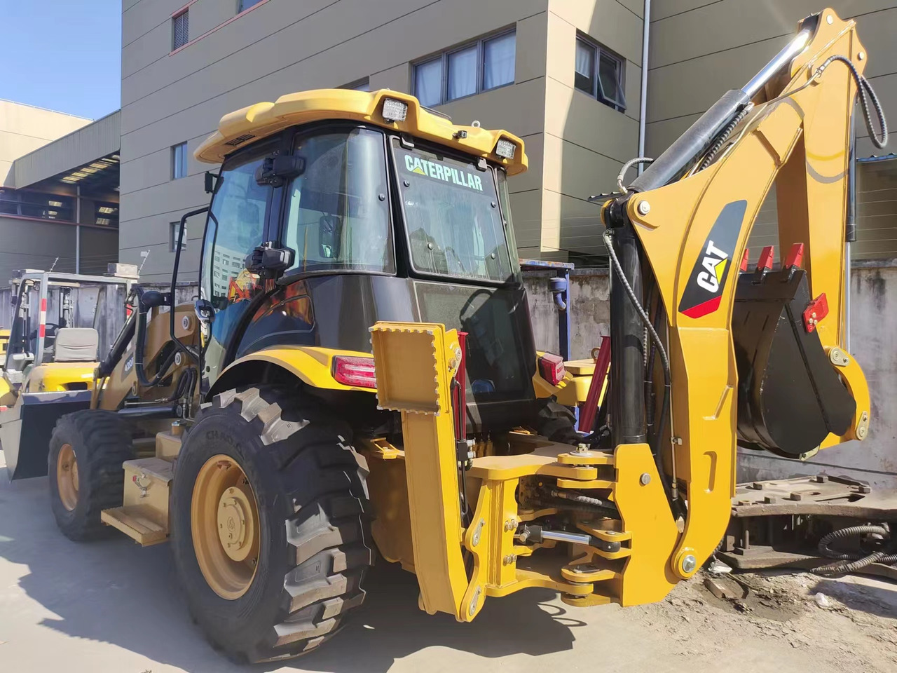 CATERPILLAR 420F - Iş makinesi: fotoğraf 1 CATERPILLAR 420F - Iş makinesi: fotoğraf 1