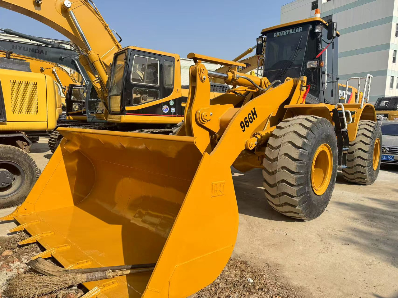 CATERPILLAR 966H - Tekerlekli yükleyici: fotoğraf 1 CATERPILLAR 966H - Tekerlekli yükleyici: fotoğraf 1