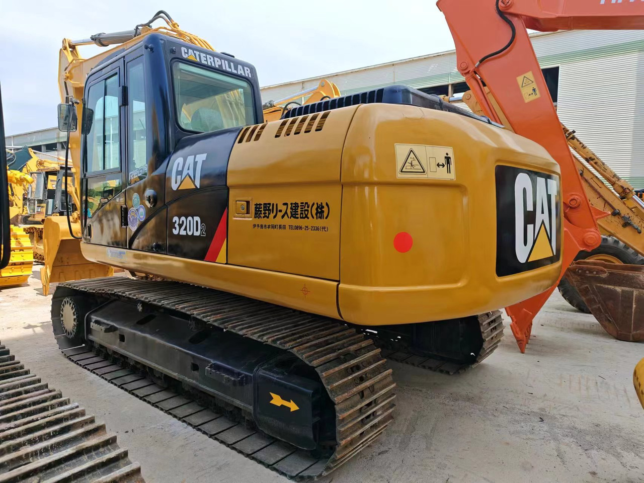 CATERPILLAR CAT 320D2 - Paletli ekskavatör: fotoğraf 1 CATERPILLAR CAT 320D2 - Paletli ekskavatör: fotoğraf 1