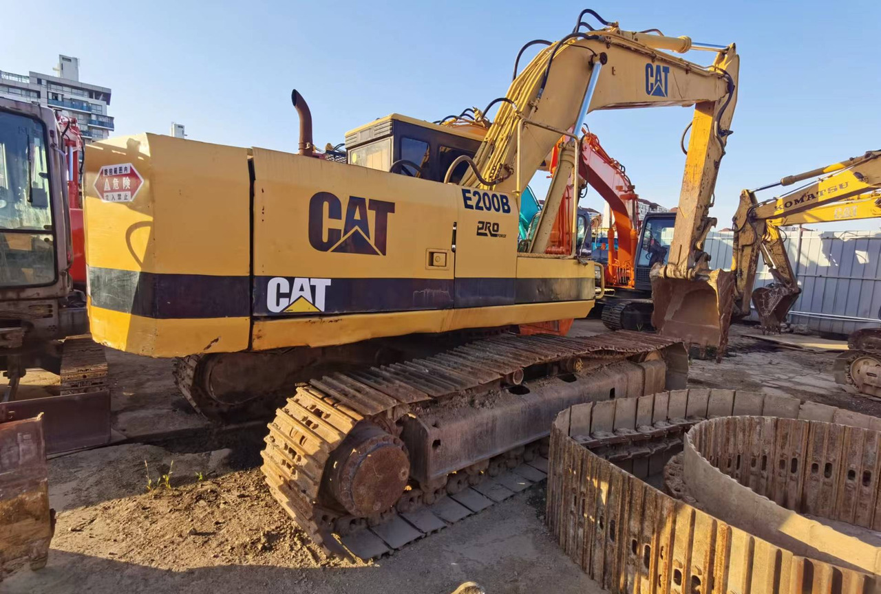 CATERPILLAR E200B - Paletli ekskavatör: fotoğraf 1 CATERPILLAR E200B - Paletli ekskavatör: fotoğraf 1