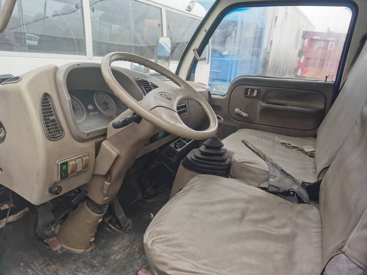 DONGFENG 6ton - Tanker kamyon: fotoğraf 5 DONGFENG 6ton - Tanker kamyon: fotoğraf 5