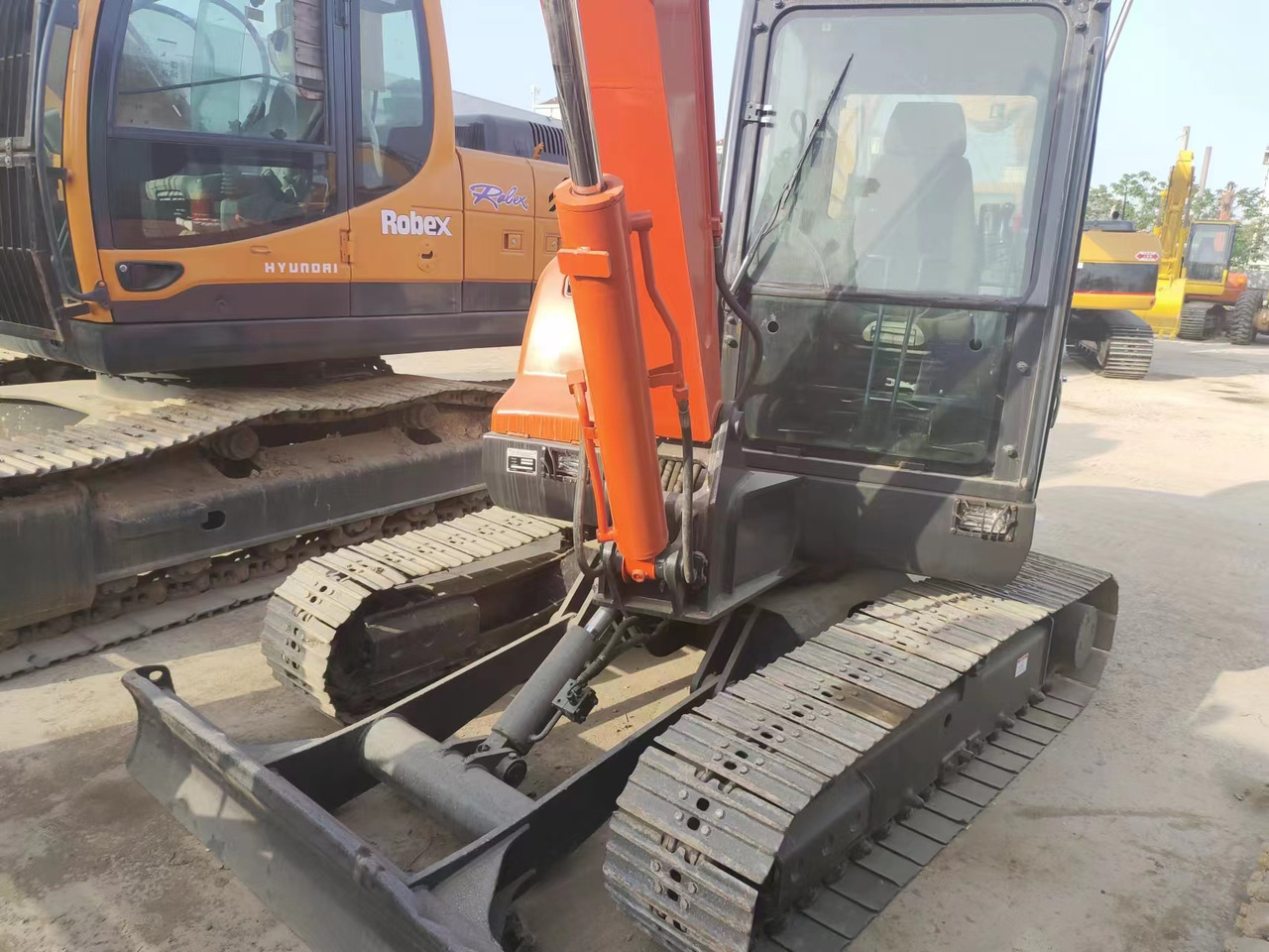 DOOSAN DX60 - Mini ekskavatör: fotoğraf 4 DOOSAN DX60 - Mini ekskavatör: fotoğraf 4