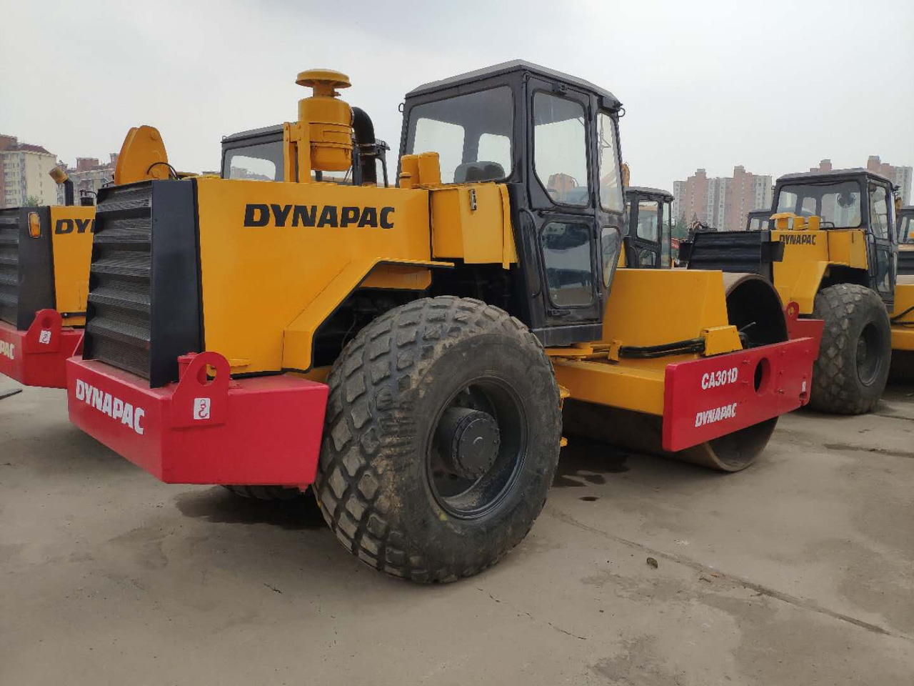 DYNAPAC CA301D - Kompaktör: fotoğraf 1 DYNAPAC CA301D - Kompaktör: fotoğraf 1