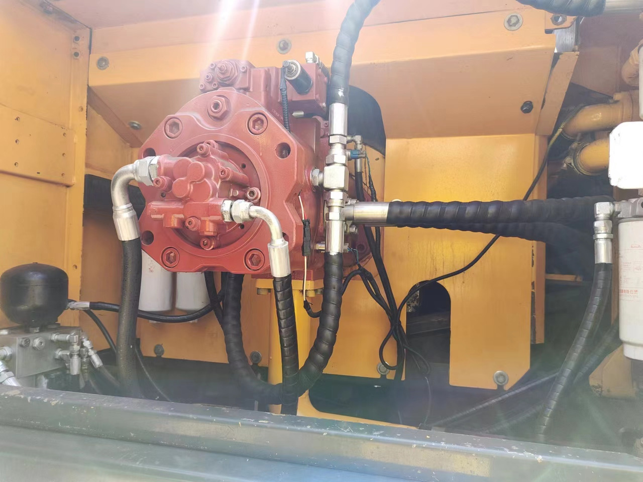 HYUNDAI R385LC-9T R305 R220 - Paletli ekskavatör: fotoğraf 5 HYUNDAI R385LC-9T R305 R220 - Paletli ekskavatör: fotoğraf 5