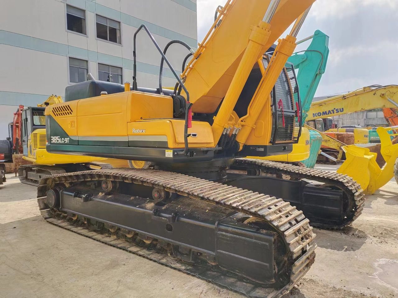 HYUNDAI R385LC-9T R305 R220 - Paletli ekskavatör: fotoğraf 4 HYUNDAI R385LC-9T R305 R220 - Paletli ekskavatör: fotoğraf 4