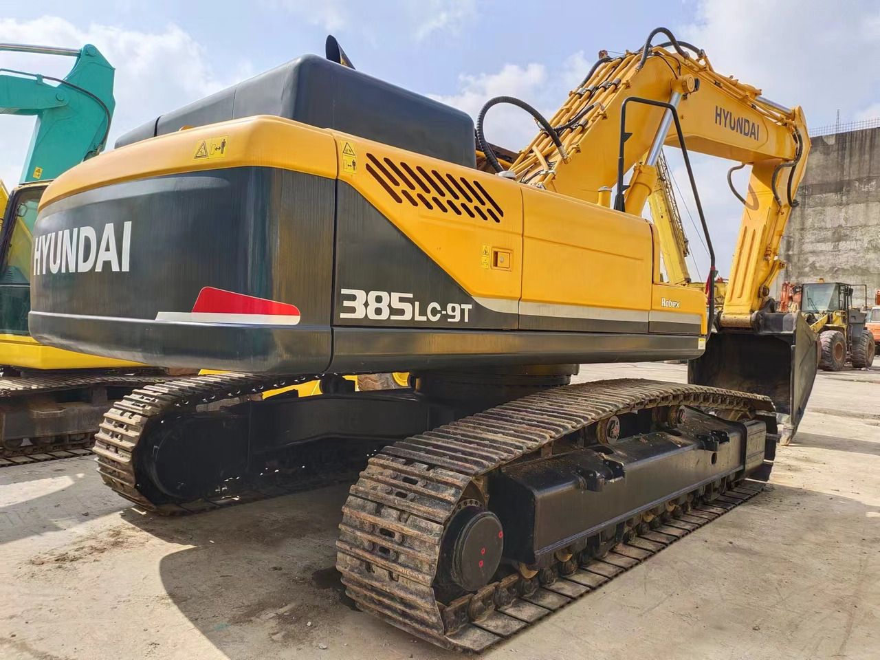 HYUNDAI R385LC-9T R305 R220 - Paletli ekskavatör: fotoğraf 1 HYUNDAI R385LC-9T R305 R220 - Paletli ekskavatör: fotoğraf 1