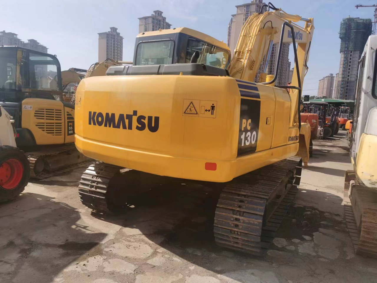 KOMATSU PC130-7 - Paletli ekskavatör: fotoğraf 1 KOMATSU PC130-7 - Paletli ekskavatör: fotoğraf 1