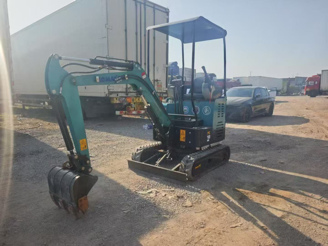 KOMATSU PC18 - Mini ekskavatör: fotoğraf 1 KOMATSU PC18 - Mini ekskavatör: fotoğraf 1