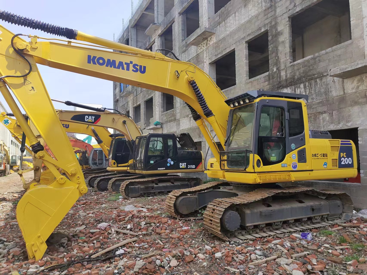 KOMATSU PC200-8 PC200-7 PC220-7 - Paletli ekskavatör: fotoğraf 1 KOMATSU PC200-8 PC200-7 PC220-7 - Paletli ekskavatör: fotoğraf 1