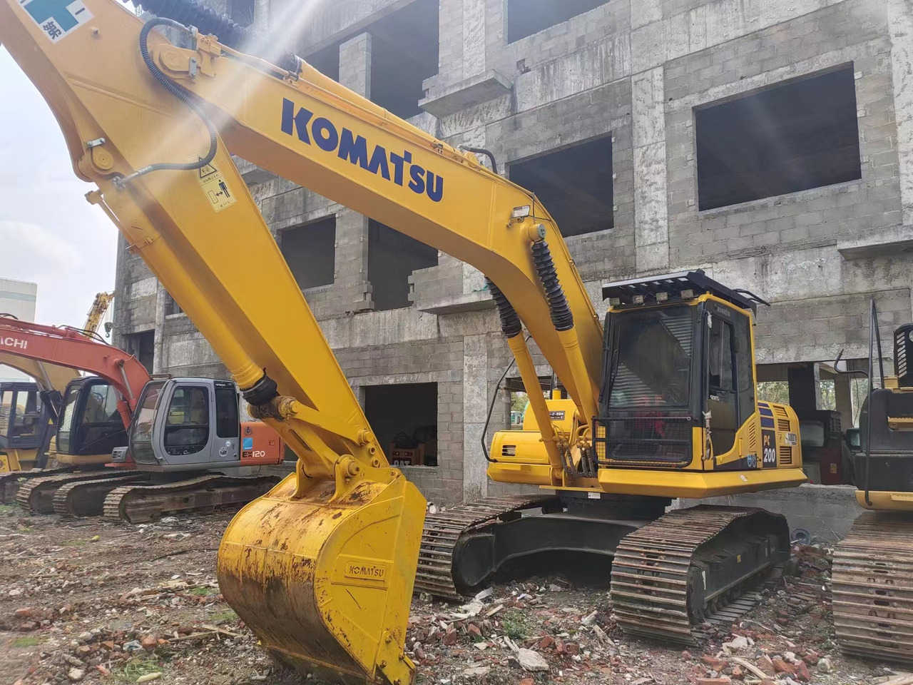 KOMATSU PC200-8N1 - Paletli ekskavatör: fotoğraf 5 KOMATSU PC200-8N1 - Paletli ekskavatör: fotoğraf 5
