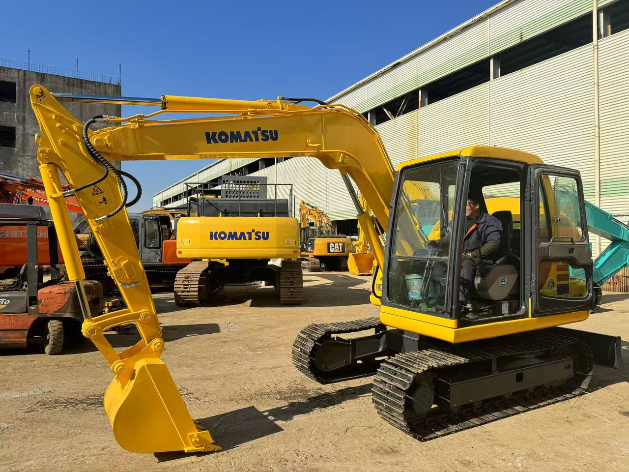 KOMATSU PC60-7 - Paletli ekskavatör: fotoğraf 1 KOMATSU PC60-7 - Paletli ekskavatör: fotoğraf 1
