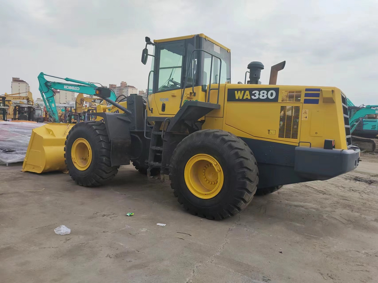 KOMATSU WA380-6 - Tekerlekli yükleyici: fotoğraf 2 KOMATSU WA380-6 - Tekerlekli yükleyici: fotoğraf 2