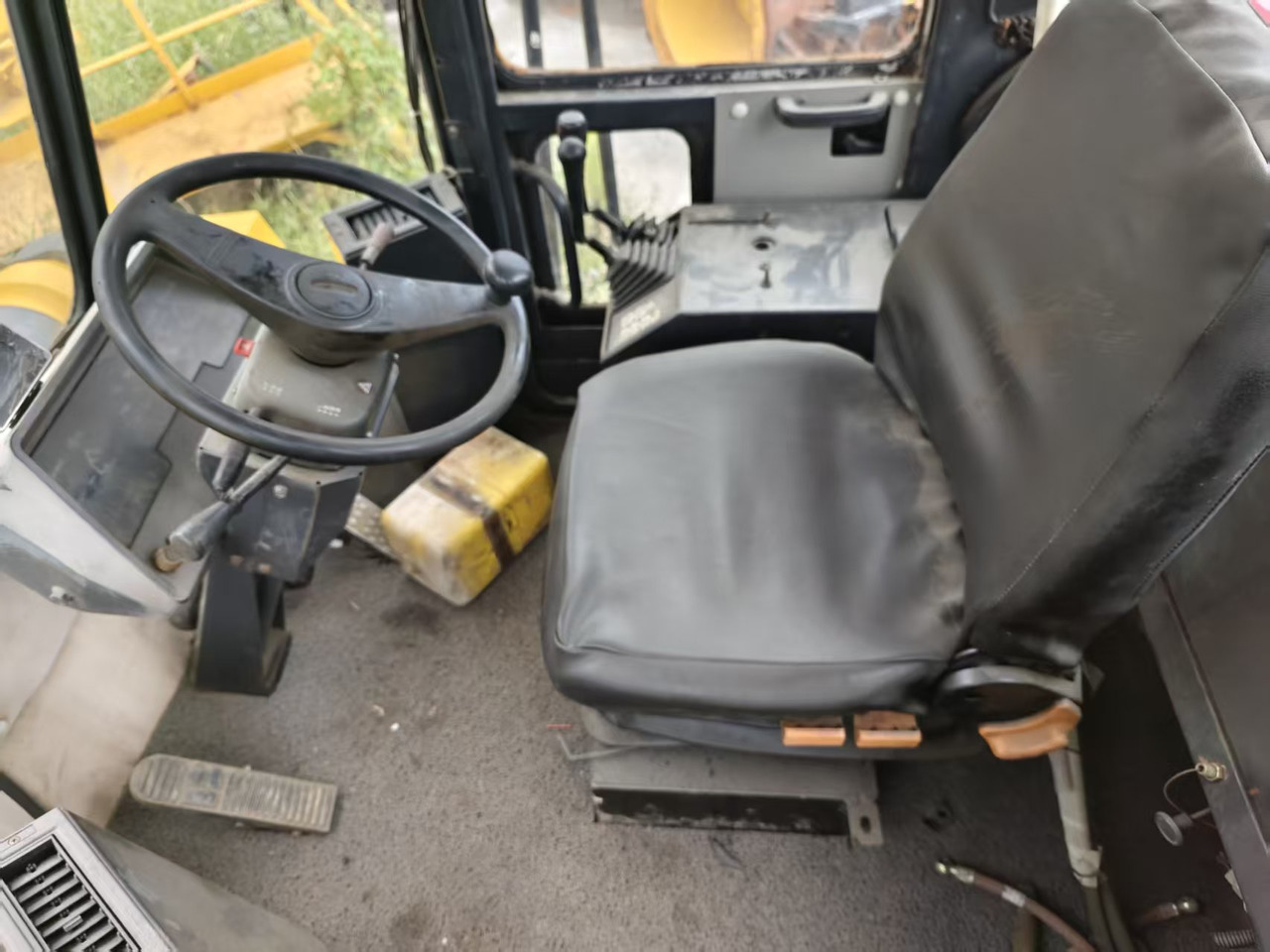 KOMATSU WA470 - Tekerlekli yükleyici: fotoğraf 5 KOMATSU WA470 - Tekerlekli yükleyici: fotoğraf 5