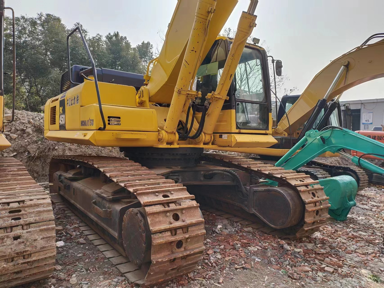 KOMATSU pc450-8 - Paletli ekskavatör: fotoğraf 1 KOMATSU pc450-8 - Paletli ekskavatör: fotoğraf 1