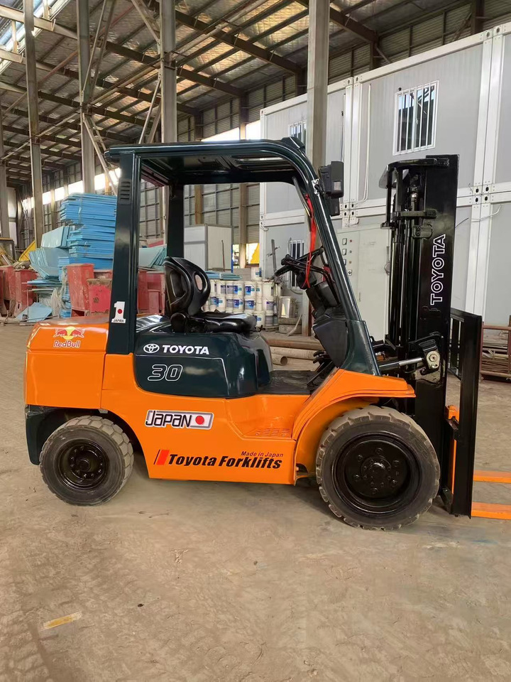 TOYOTA FD30 - Dizel forklift: fotoğraf 5 TOYOTA FD30 - Dizel forklift: fotoğraf 5