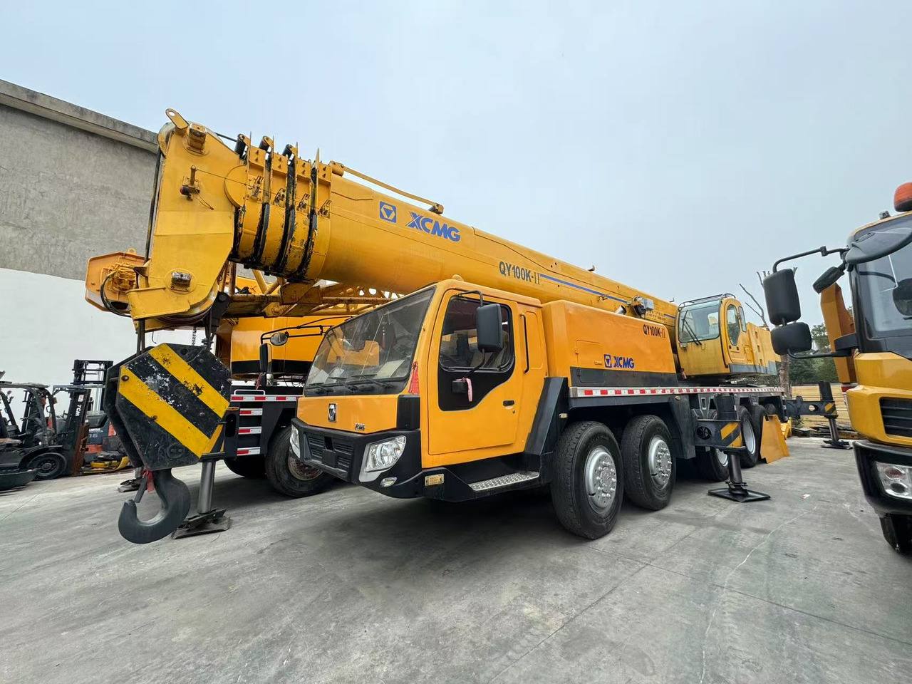 XCMG QY100K 100tons QY100K-2 - Mobil vinç: fotoğraf 1 XCMG QY100K 100tons QY100K-2 - Mobil vinç: fotoğraf 1