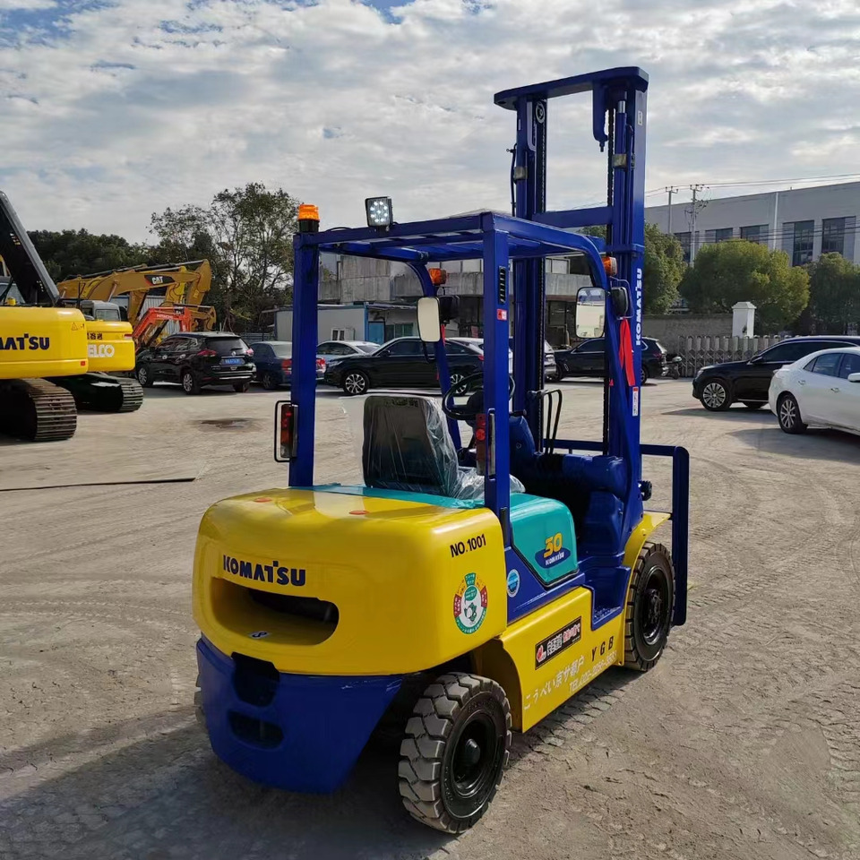 Komastu FD30 forklift 3tons - Dizel forklift: fotoğraf 4 Komastu FD30 forklift 3tons - Dizel forklift: fotoğraf 4