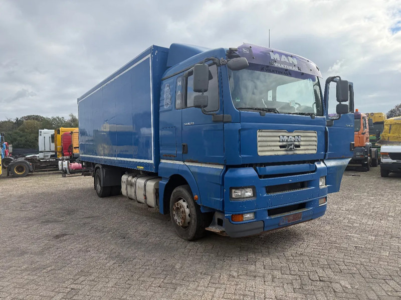 MAN TGA 18.360 BOX TRUCK - Kapalı kasa kamyon: fotoğraf 1 MAN TGA 18.360 BOX TRUCK - Kapalı kasa kamyon: fotoğraf 1