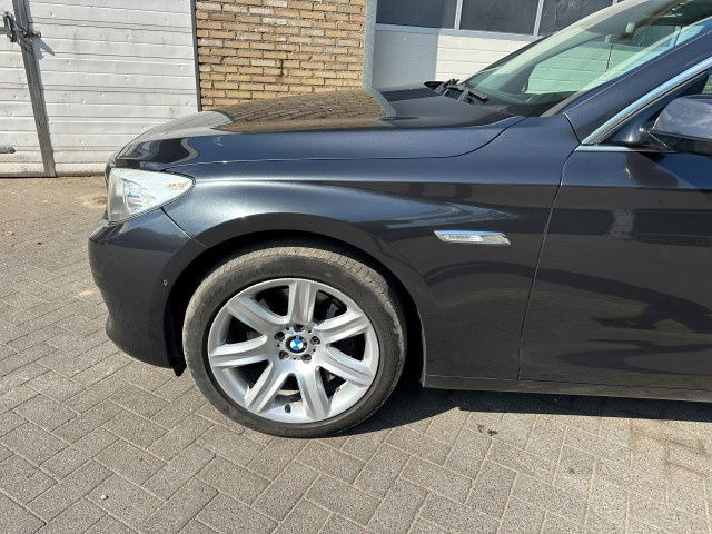 BMW 5-serie GT 535GT - Sedan araba: fotoğraf 3 BMW 5-serie GT 535GT - Sedan araba: fotoğraf 3