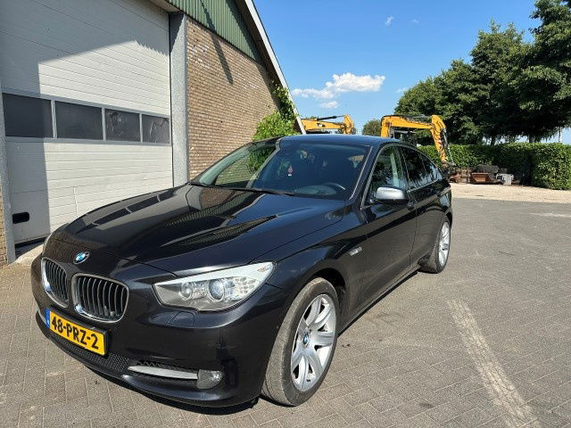 BMW 5-serie GT 535GT - Sedan araba: fotoğraf 2 BMW 5-serie GT 535GT - Sedan araba: fotoğraf 2