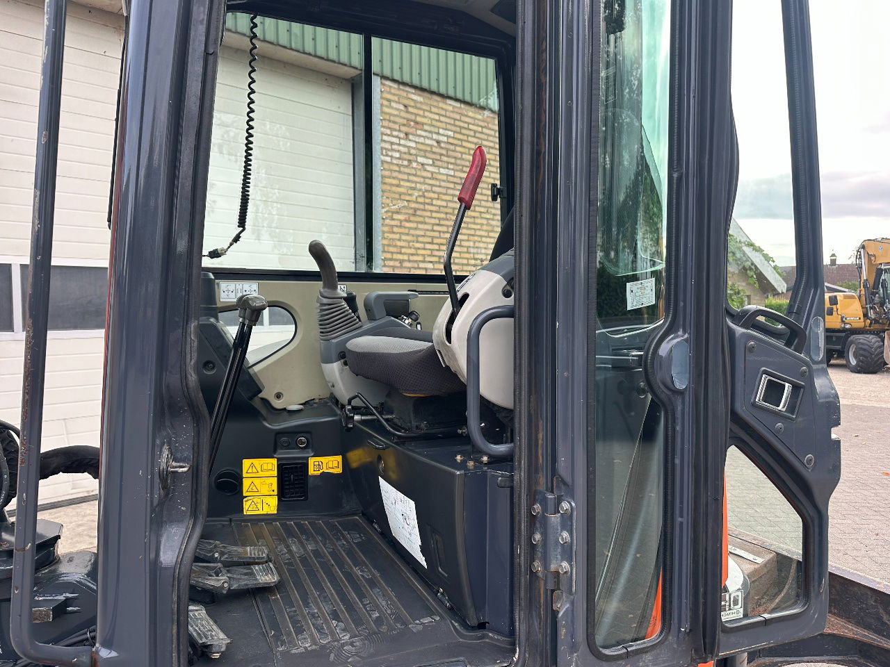 Mini ekskavatör Hitachi ZX52U-3 CLR: fotoğraf 9 Mini ekskavatör Hitachi ZX52U-3 CLR: fotoğraf 9