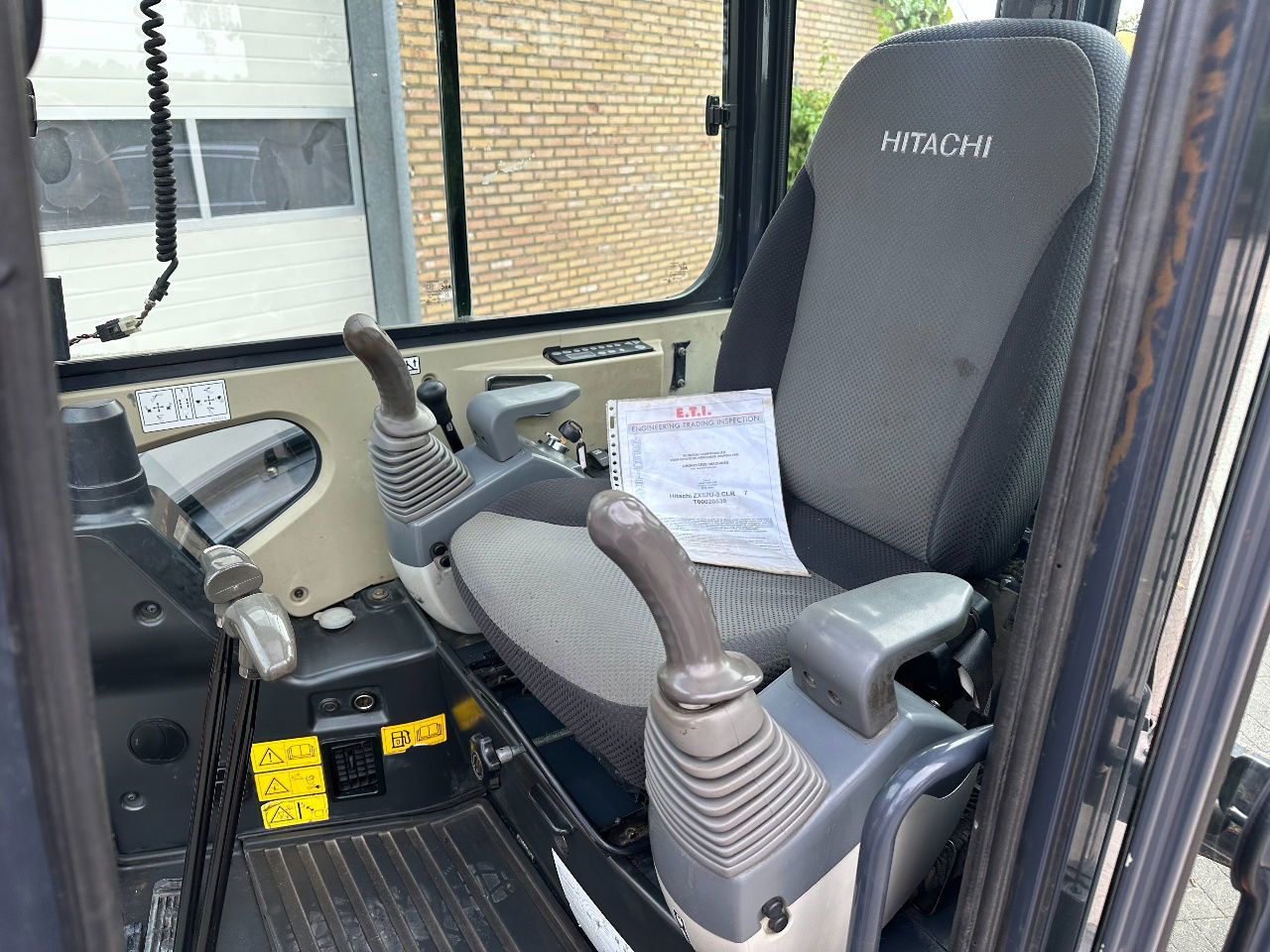 Mini ekskavatör Hitachi ZX52U-3 CLR: fotoğraf 10 Mini ekskavatör Hitachi ZX52U-3 CLR: fotoğraf 10