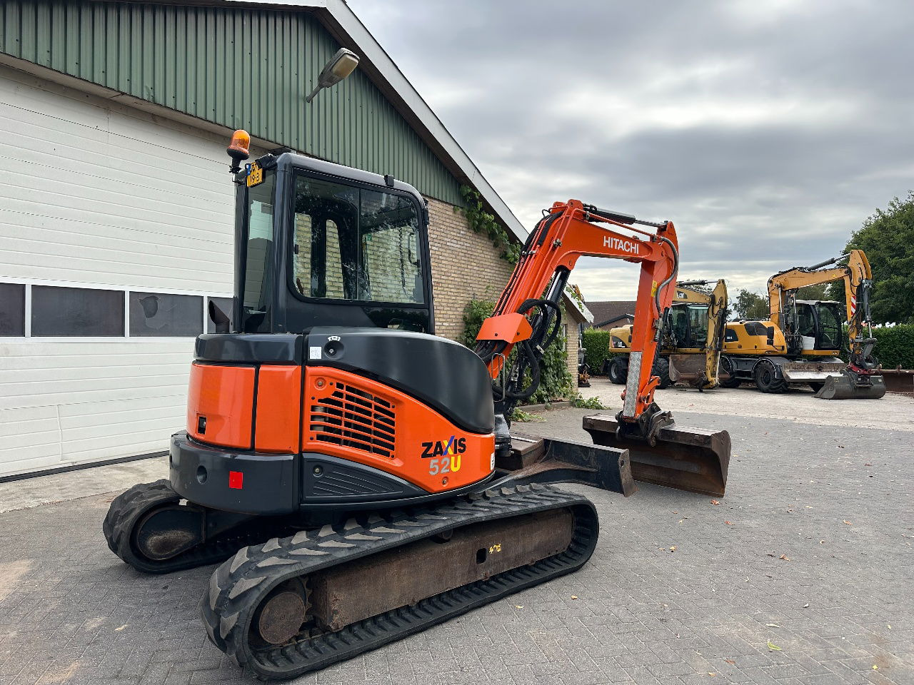 Mini ekskavatör Hitachi ZX52U-3 CLR: fotoğraf 7 Mini ekskavatör Hitachi ZX52U-3 CLR: fotoğraf 7