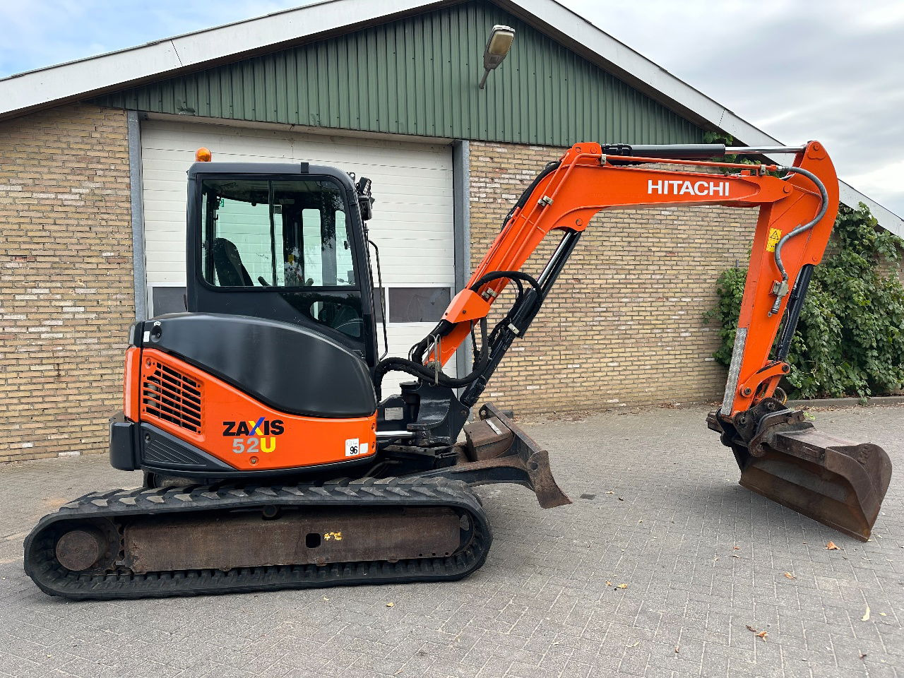 Mini ekskavatör Hitachi ZX52U-3 CLR: fotoğraf 6 Mini ekskavatör Hitachi ZX52U-3 CLR: fotoğraf 6