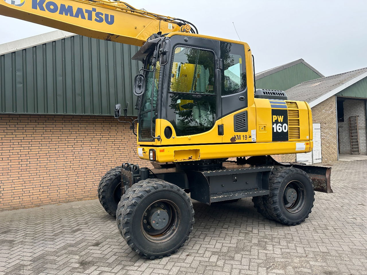 Komatsu PW160-8 - Tekerlekli ekskavatör: fotoğraf 4 Komatsu PW160-8 - Tekerlekli ekskavatör: fotoğraf 4