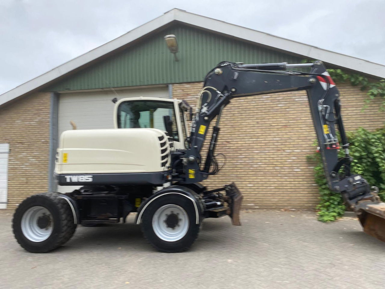 Terex TW85 - Tekerlekli ekskavatör: fotoğraf 4 Terex TW85 - Tekerlekli ekskavatör: fotoğraf 4