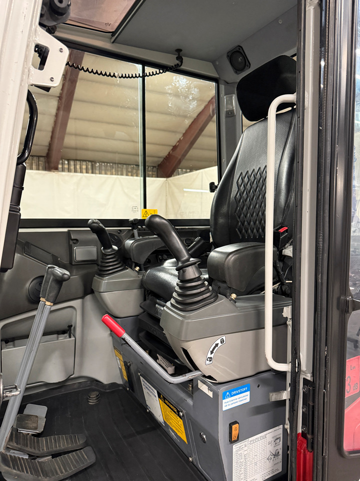 Takeuchi TB230 finansal kiralama Takeuchi TB230: fotoğraf 17