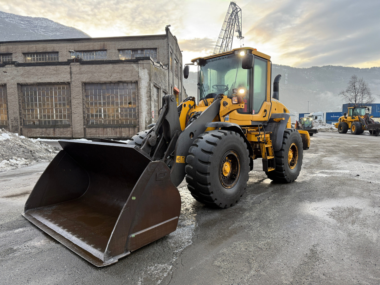 Volvo L70G - Tekerlekli yükleyici: fotoğraf 1 Volvo L70G - Tekerlekli yükleyici: fotoğraf 1