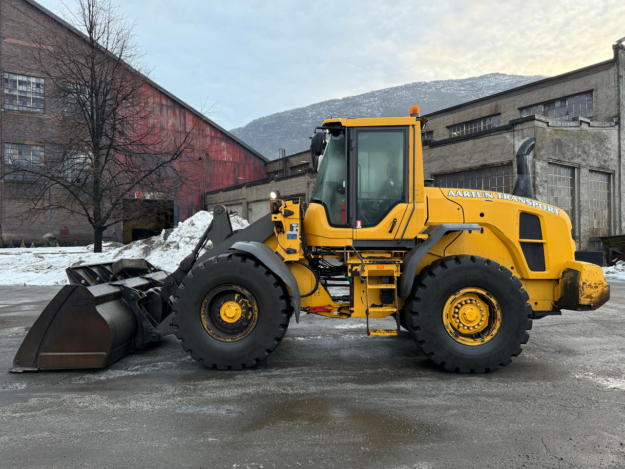 Volvo L70G - Tekerlekli yükleyici: fotoğraf 2 Volvo L70G - Tekerlekli yükleyici: fotoğraf 2