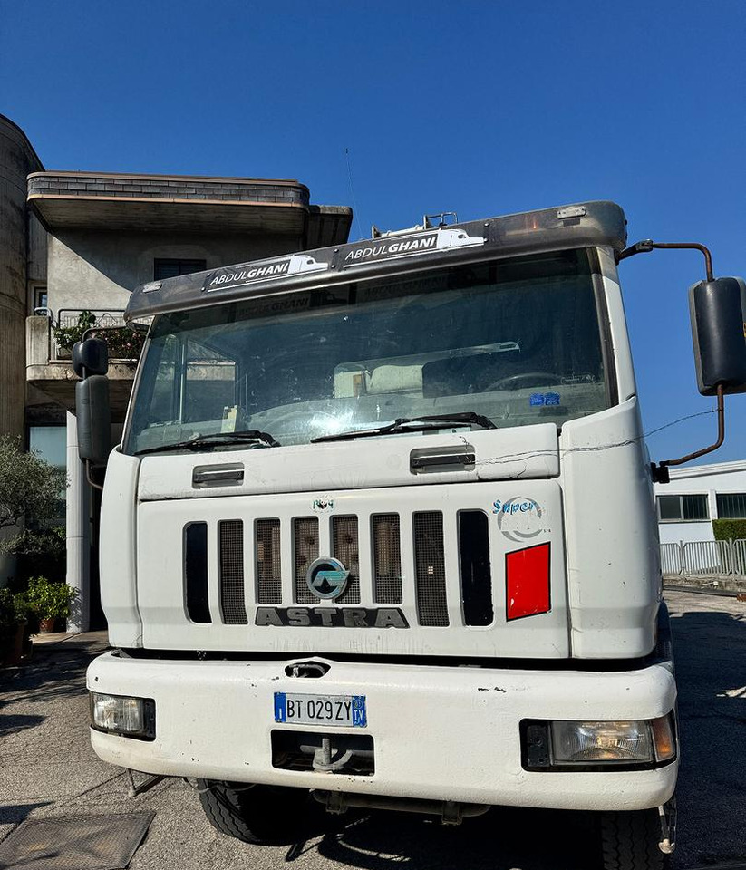 Betonpompa CIFA ASTRA HD84.38 - 2003 - Pompalı mikser: fotoğraf 2 Betonpompa CIFA ASTRA HD84.38 - 2003 - Pompalı mikser: fotoğraf 2