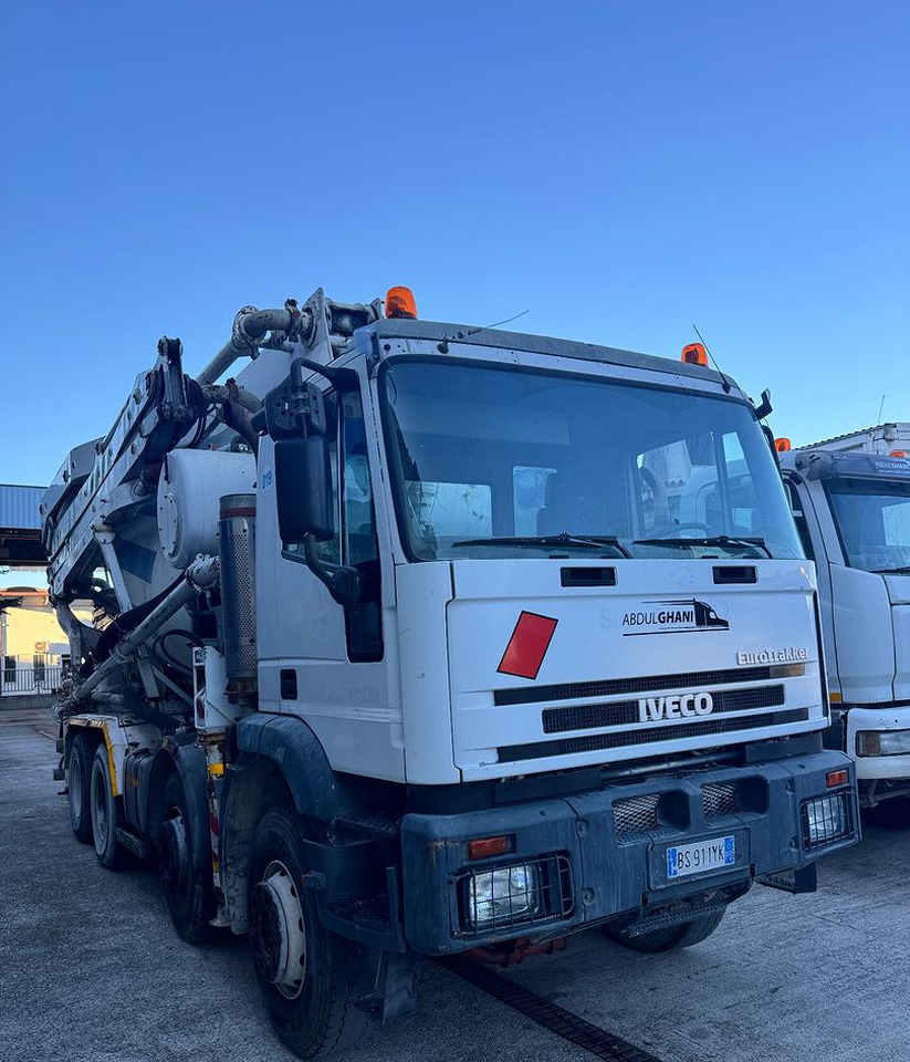 Betonpompa CIFA Iveco Trakker 410E44 - Pompalı mikser: fotoğraf 3 Betonpompa CIFA Iveco Trakker 410E44 - Pompalı mikser: fotoğraf 3