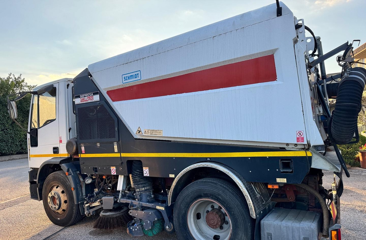 Iveco EuroCargo 150E18 spazzatrice - Yol süpürme aracı: fotoğraf 3 Iveco EuroCargo 150E18 spazzatrice - Yol süpürme aracı: fotoğraf 3
