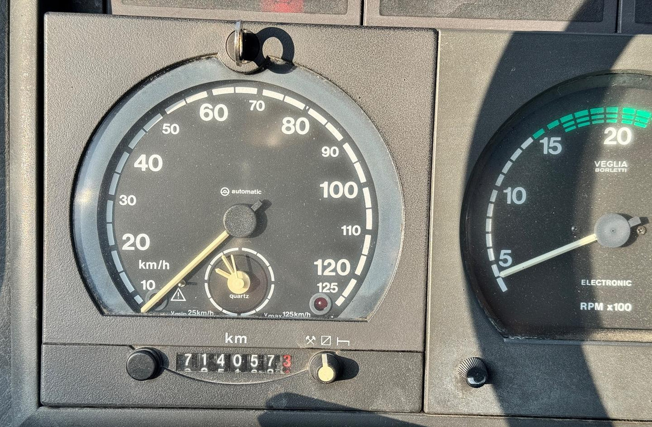 Iveco Eurocargo 150E23 con Gru HIAB - Sal/ Açık kasa kamyon, Vinçli kamyon: fotoğraf 3 Iveco Eurocargo 150E23 con Gru HIAB - Sal/ Açık kasa kamyon, Vinçli kamyon: fotoğraf 3