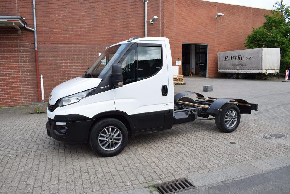 Iveco Daily 35 S21 3,0 Automatik Luftfederung Tempomat - Şasi kamyon, Kamyonet: fotoğraf 2 Iveco Daily 35 S21 3,0 Automatik Luftfederung Tempomat - Şasi kamyon, Kamyonet: fotoğraf 2