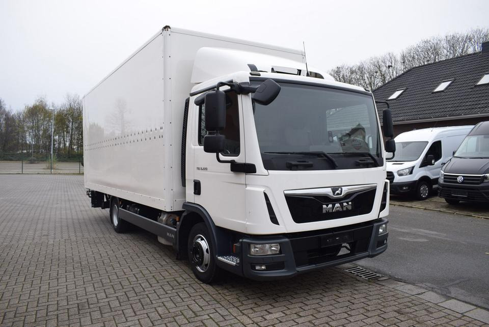 Kapalı kasa kamyon MAN TGL 8.220 Koffer LBW Klima EURO6 Luftfederung: fotoğraf 11