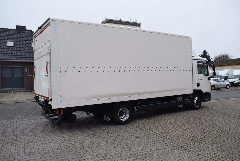Kapalı kasa kamyon MAN TGL 8.220 Koffer LBW Klima EURO6 Luftfederung: fotoğraf 9