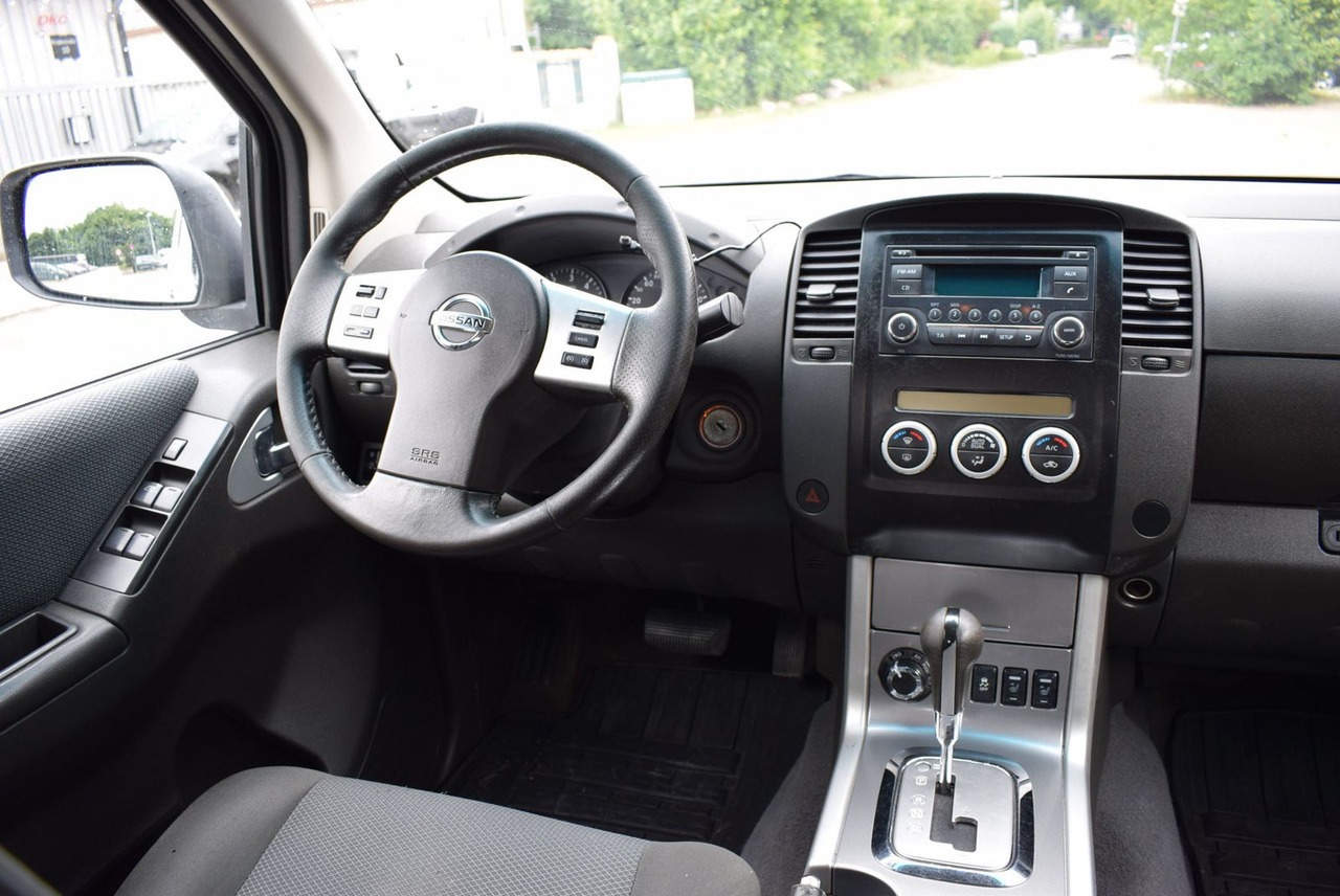 SUV Nissan Navara Double Cab SE 4x4 Automatik Hardtop AHK: fotoğraf 19