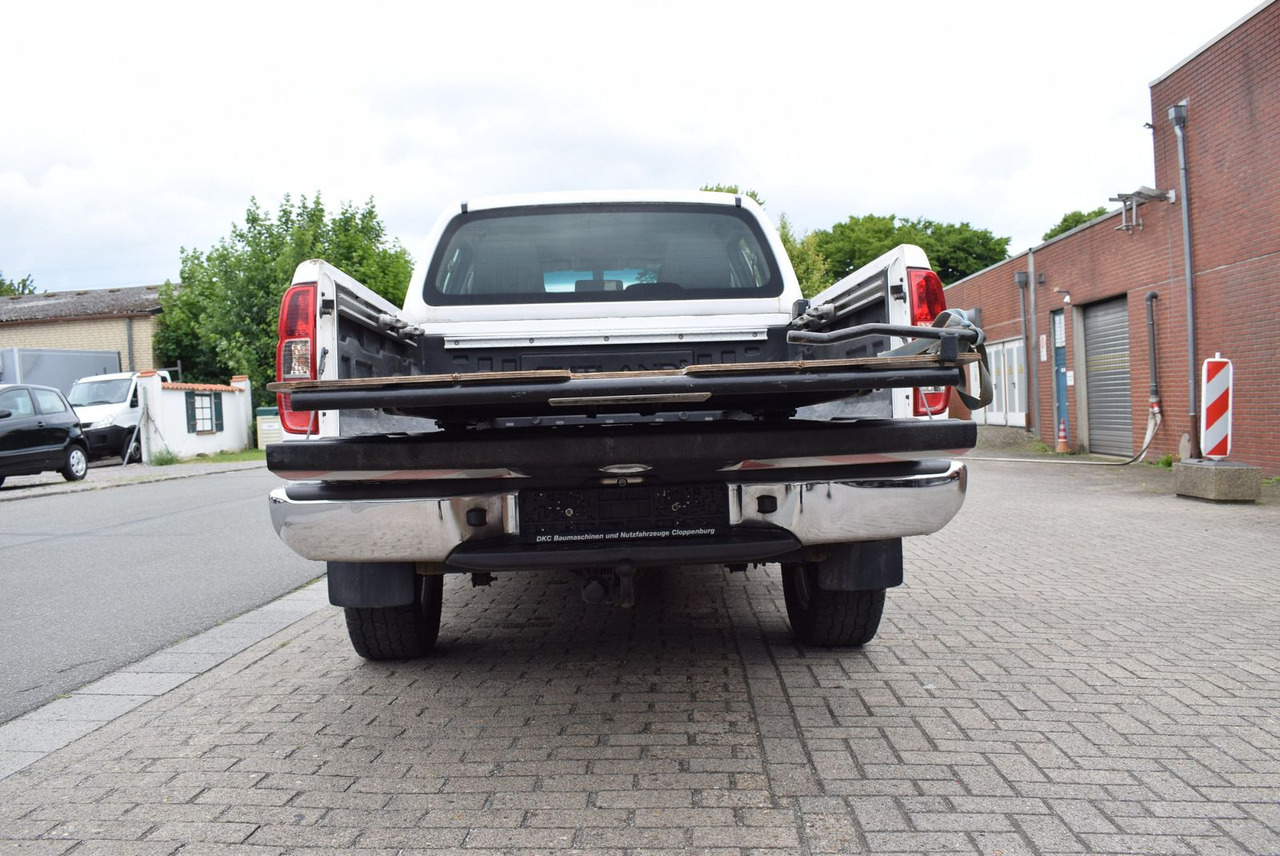 SUV Nissan Navara Double Cab SE 4x4 Automatik Hardtop AHK: fotoğraf 24