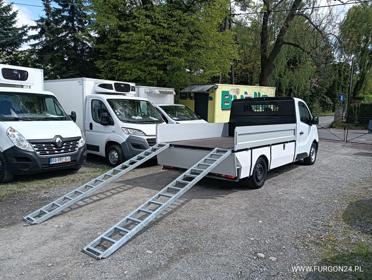 RENAULT TRAFIC SKRZYNIA PAKA Z NAJAZDAMI I PÓŁKAMI NR 689 - Açık kasa kamyonet: fotoğraf 4 RENAULT TRAFIC SKRZYNIA PAKA Z NAJAZDAMI I PÓŁKAMI NR 689 - Açık kasa kamyonet: fotoğraf 4