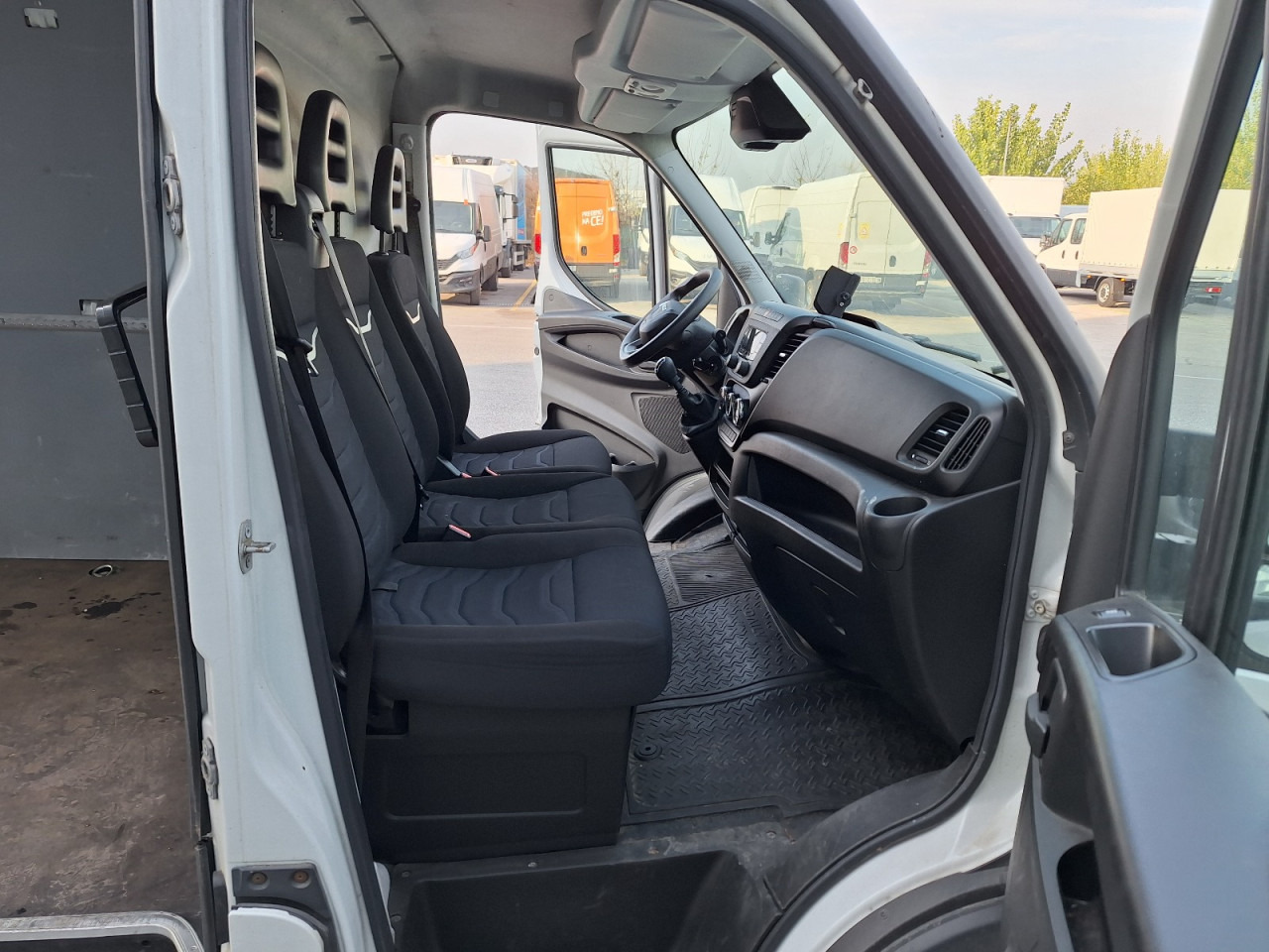 IVECO Daily 35S14 16m3 - Panelvan: fotoğraf 5 IVECO Daily 35S14 16m3 - Panelvan: fotoğraf 5