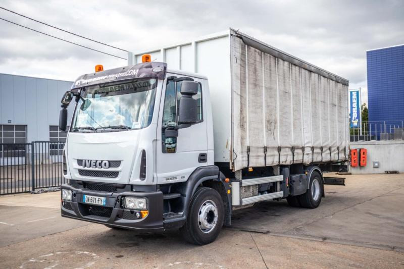 Iveco EUROCARGO 160E25 - Tenteli kamyon: fotoğraf 1 Iveco EUROCARGO 160E25 - Tenteli kamyon: fotoğraf 1