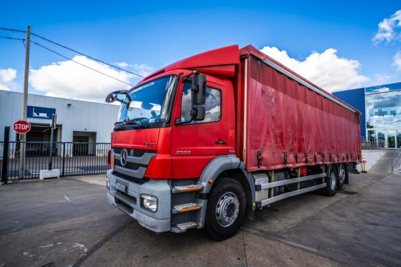 Mercedes AXOR 2533 -MP3+DHOLLANDIA 2.5T - Tenteli kamyon: fotoğraf 1 Mercedes AXOR 2533 -MP3+DHOLLANDIA 2.5T - Tenteli kamyon: fotoğraf 1