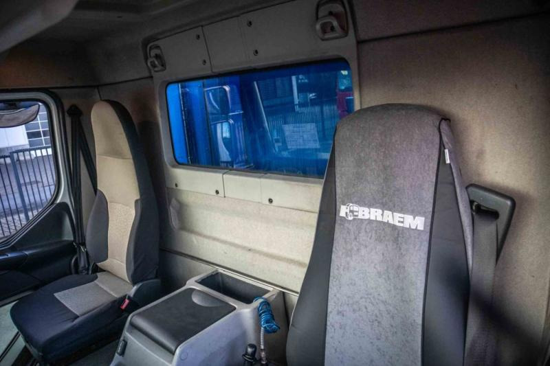 Tenteli kamyon Renault PEMIUM LANDER 340 DXI-6X2: fotoğraf 9 Tenteli kamyon Renault PEMIUM LANDER 340 DXI-6X2: fotoğraf 9