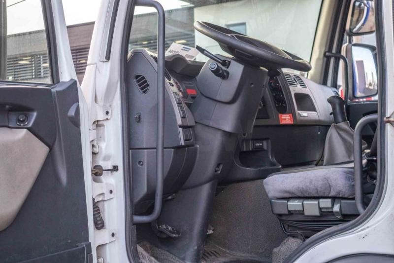 Tenteli kamyon Renault PEMIUM LANDER 340 DXI-6X2: fotoğraf 8 Tenteli kamyon Renault PEMIUM LANDER 340 DXI-6X2: fotoğraf 8