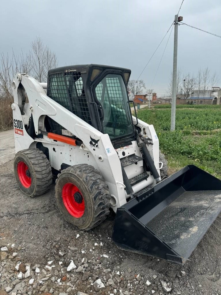 Bobcat S 300 - Mini yükleyici: fotoğraf 3 Bobcat S 300 - Mini yükleyici: fotoğraf 3