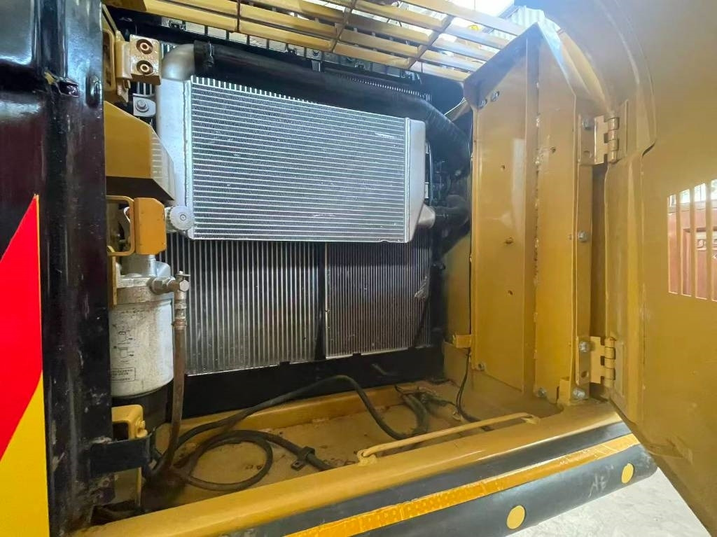 CAT 320D2 - Paletli ekskavatör: fotoğraf 2 CAT 320D2 - Paletli ekskavatör: fotoğraf 2